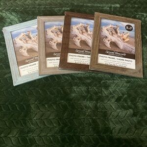 New  -  ( 4 ) 5 x 7 Frames - Wood Look - Hard Plastic Finish - 4 Colors
